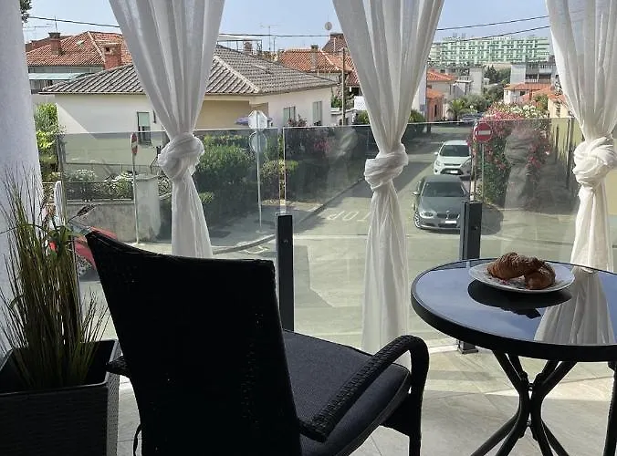 Appartement Giovanna With Terrace And Free Parking *